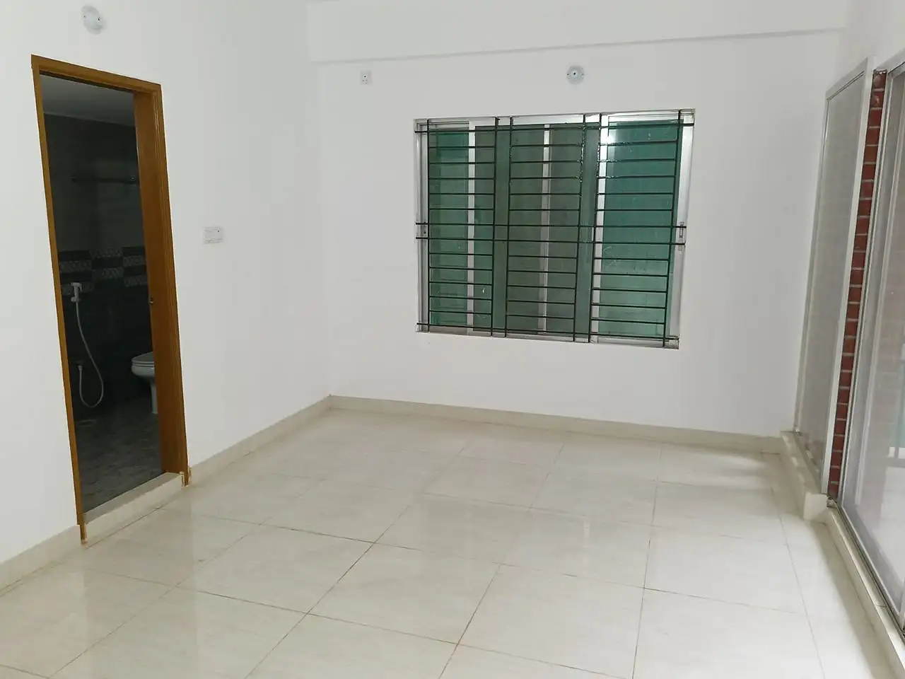 Ready 974 SFT 2-Bedroom Apartment Sale in Dhaka, Uttara West Image 1