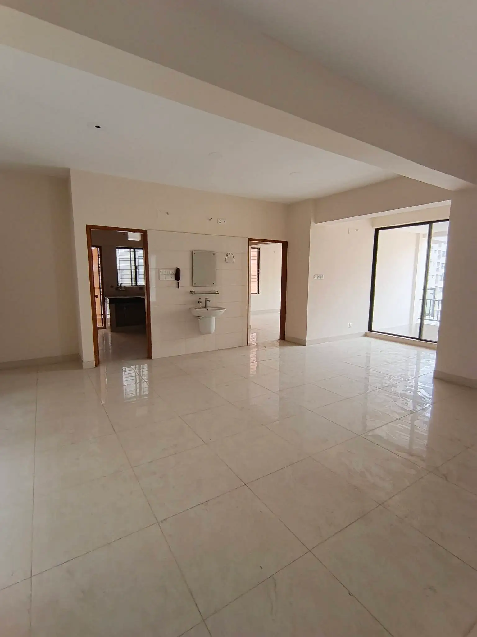 2320 SFT 4-Bedroom Apartment Sale in Dhaka in Bashundhara R-A Thumbnail Image