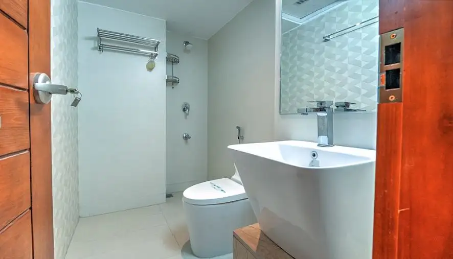 3-Bedroom Luxury Apartment for Rent in Gulshan 1, Dhaka Image 3