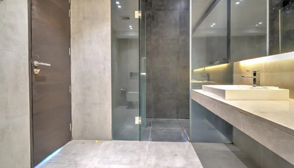 3-Bedroom Luxury Apartment for Rent in Gulshan 2, Dhaka Image 4