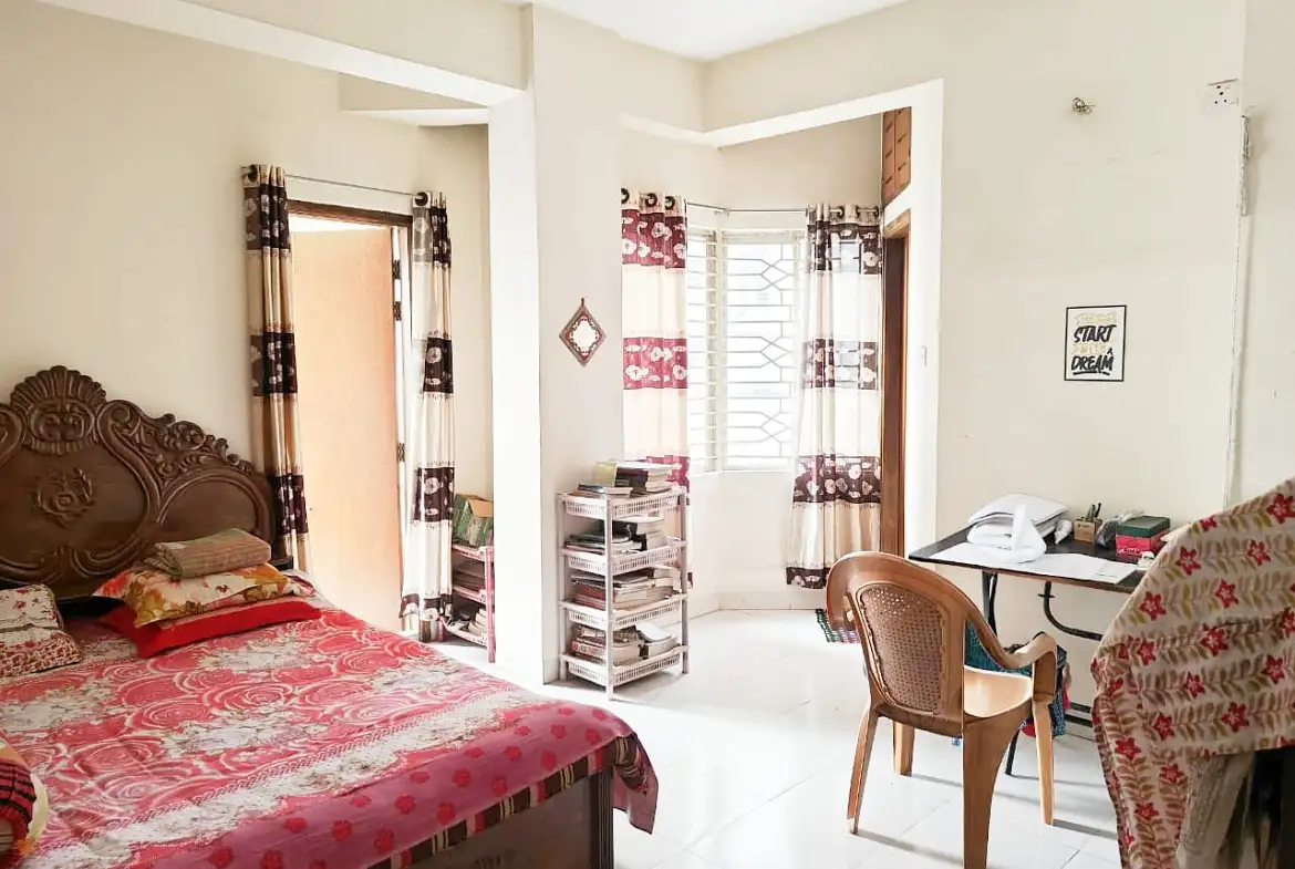 1440 SFT Used Flat for Sale in Uttara Thumbnail Image