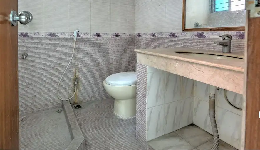 3-Bedroom Luxury Apartment for Rent in Block H, Banani, Dhaka Image 3