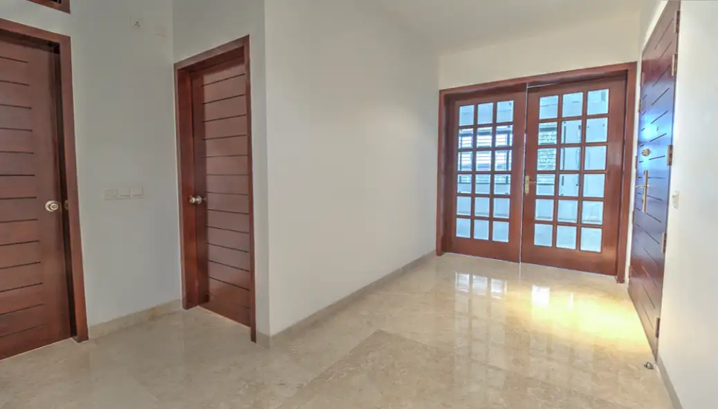 4-Bedroom Luxury Apartment for Rent in North Gulshan, Dhaka Thumbnail Image