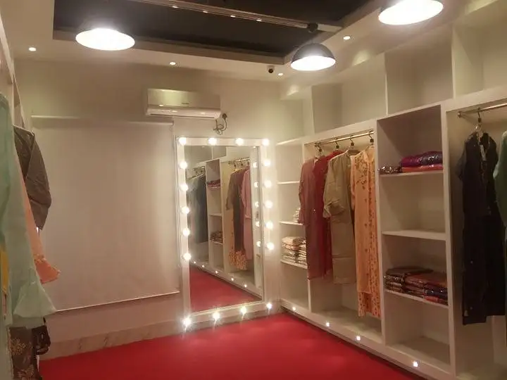 2000 SFT - Commercial Space Rent for Showroom or Office in Dhaka in Uttara East - Image 1