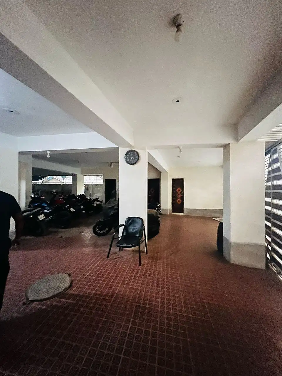 Compact 1100 SFT 3-Bedroom Apartment Sale in Dhaka, Dhanmondi (Kathalbagan) Image 7