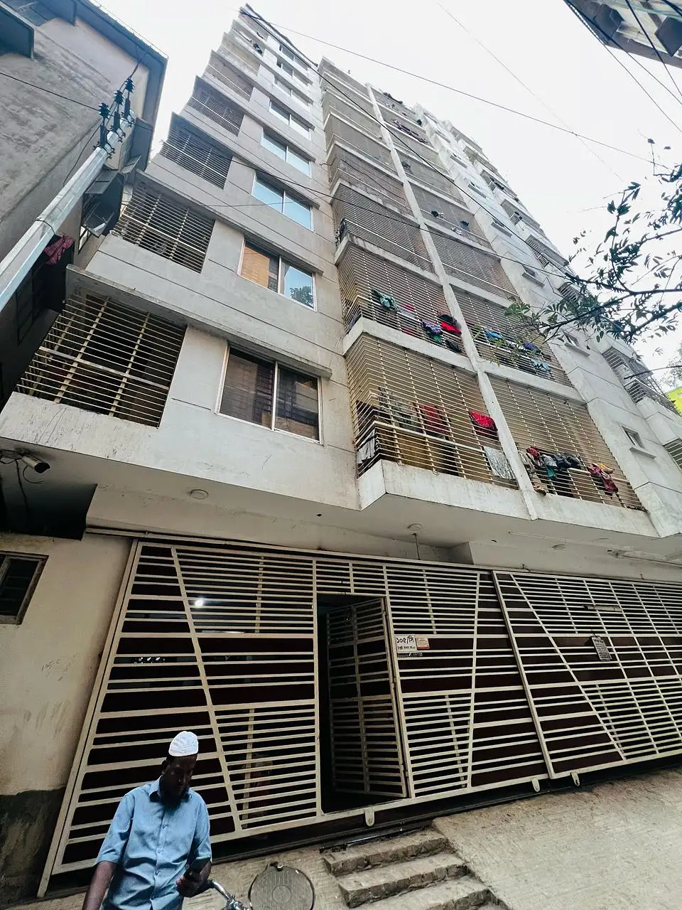 Compact 1100 SFT 3-Bedroom Apartment Sale in Dhaka, Dhanmondi (Kathalbagan) Image 11