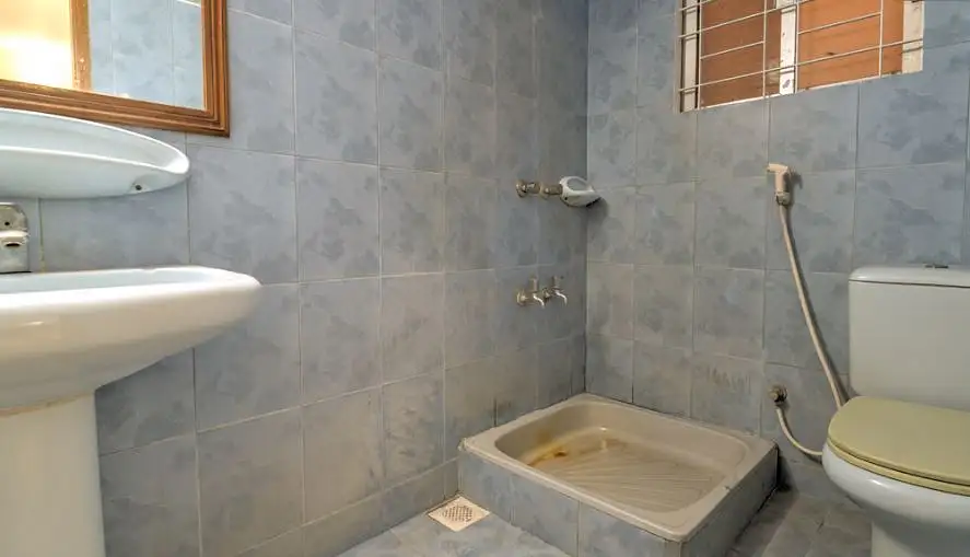 3-Bedroom Luxury Apartment for Rent in Gulshan 2, Dhaka Image 3