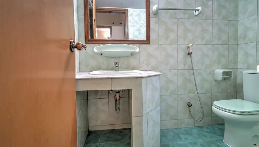 3-Bedroom Luxury Apartment for Rent in Gulshan 2, Dhaka Image 5