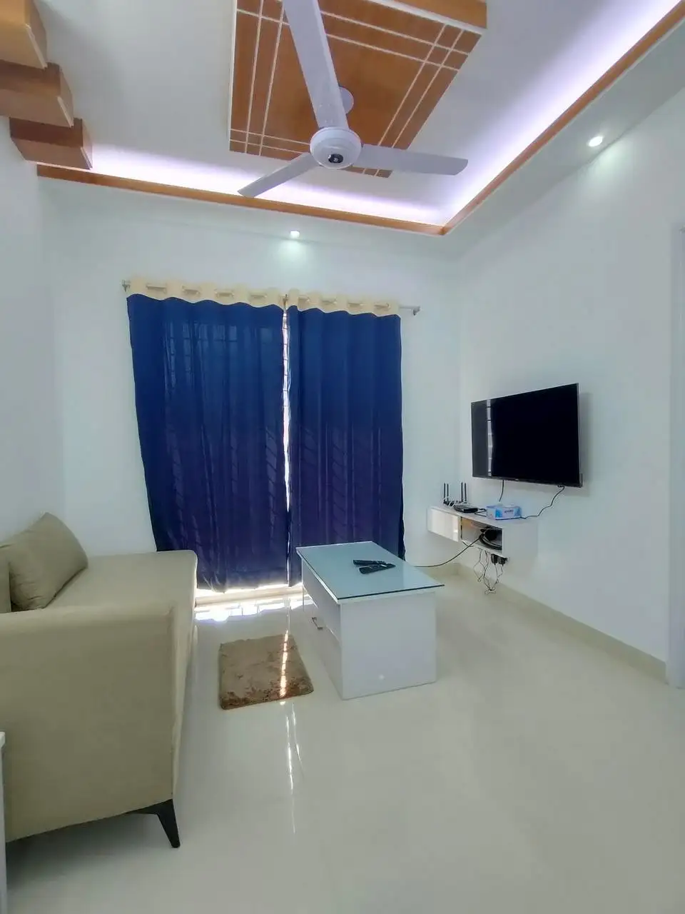 900 SFT - 2-Bedroom Residential Apartment Rent in Dhaka Image 2