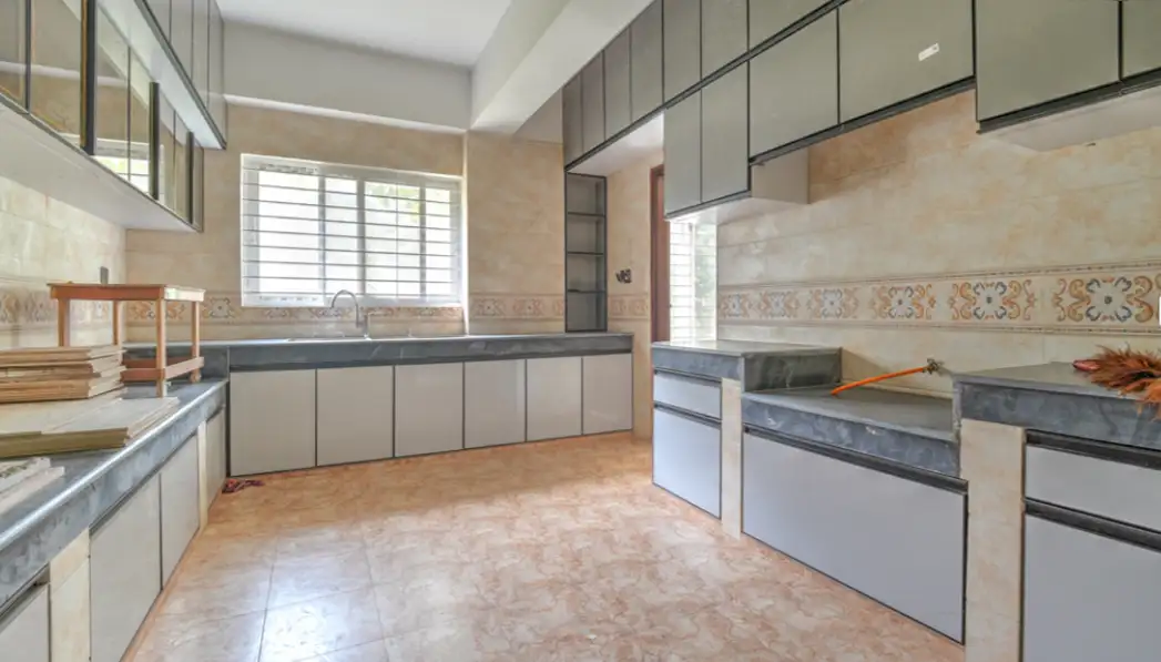 4-Bedroom Luxury Apartment for Rent in Banani DOHS Dhaka Image 3