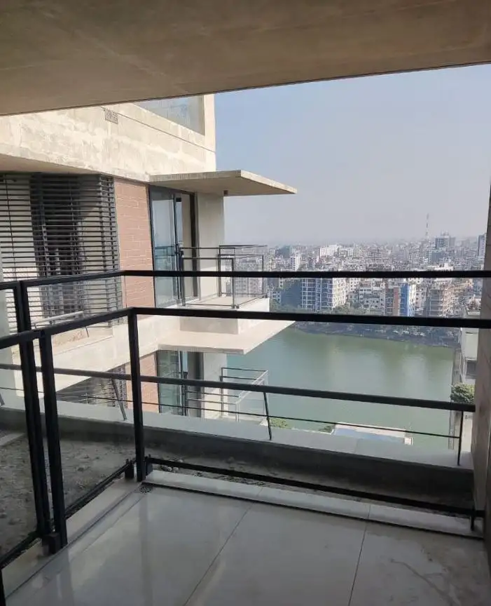 Luxurious Brand new Apartment For Rent Image 19