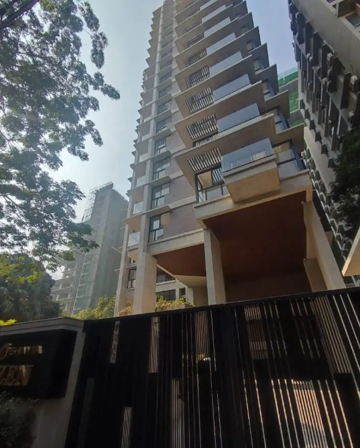 Luxurious Brand new Apartment For Rent Image 3