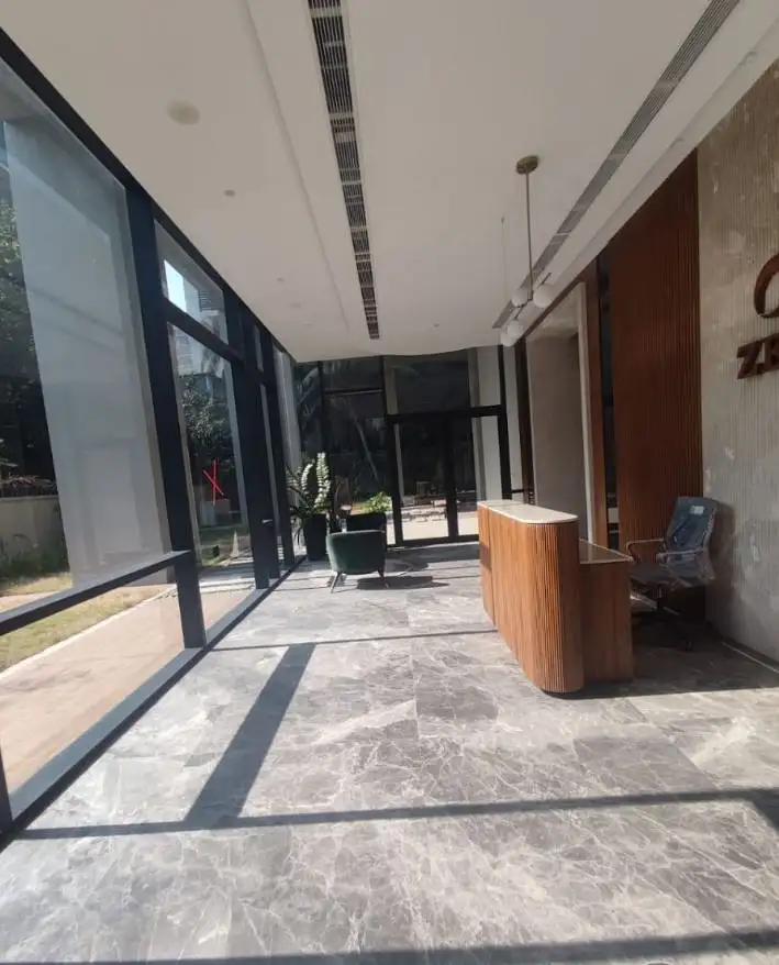 Luxurious Brand new Apartment For Rent Image 5