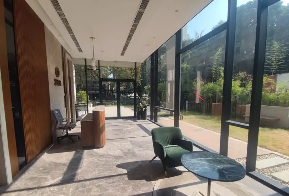 Luxurious Brand new Apartment For Rent Image 10