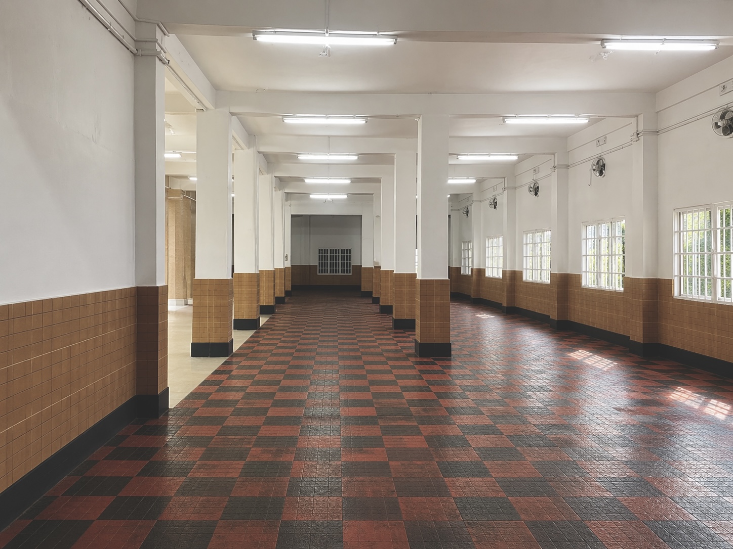 60,000 sq ft warehouse for lease (3-5 years) - Image 2