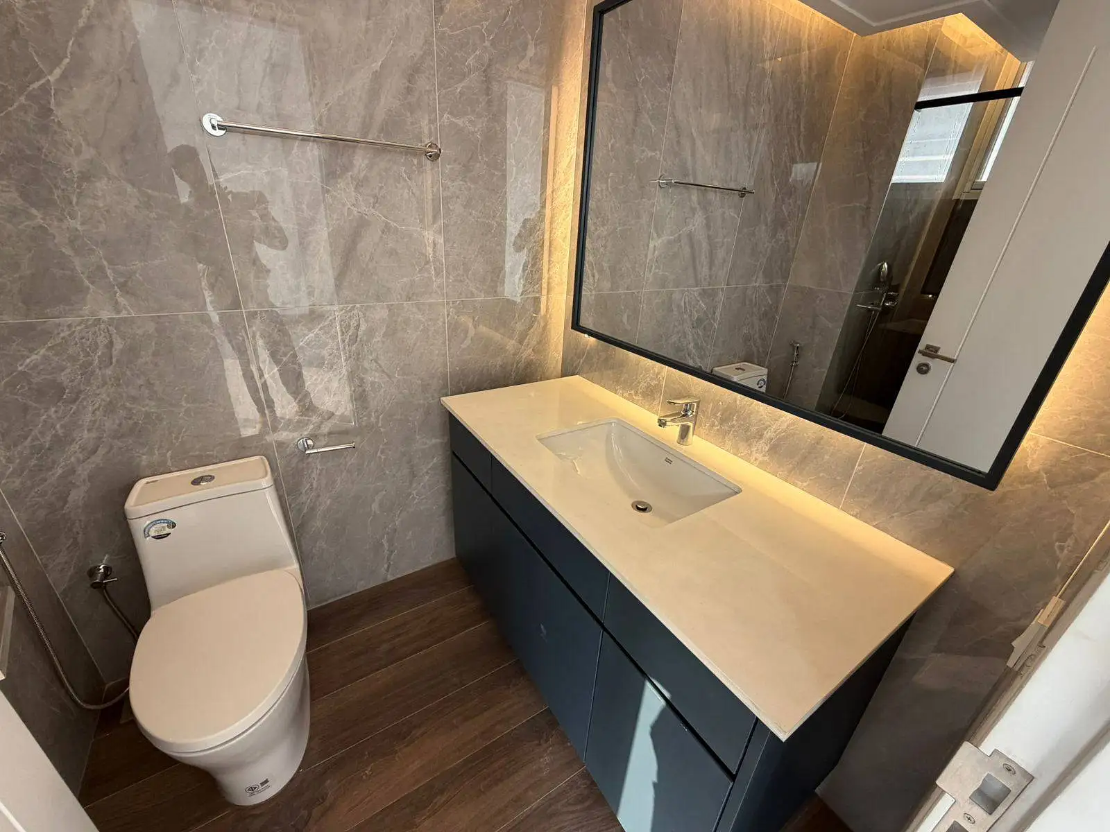 Brand-New 4500 SFT Luxury Residence with Central AC & Private Pool for Rent in Dhaka, Gulshan-2 | 11th Floor Image 5