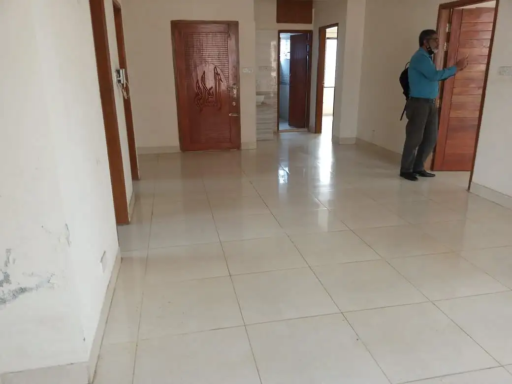 4-Bedroom 1940 SFT Apartment Sale in Dhaka, Bashundhara R-A Image 2