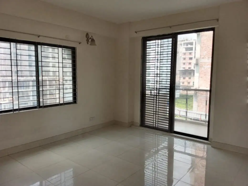 4-Bedroom 1940 SFT Apartment Sale in Dhaka, Bashundhara R-A Image 4