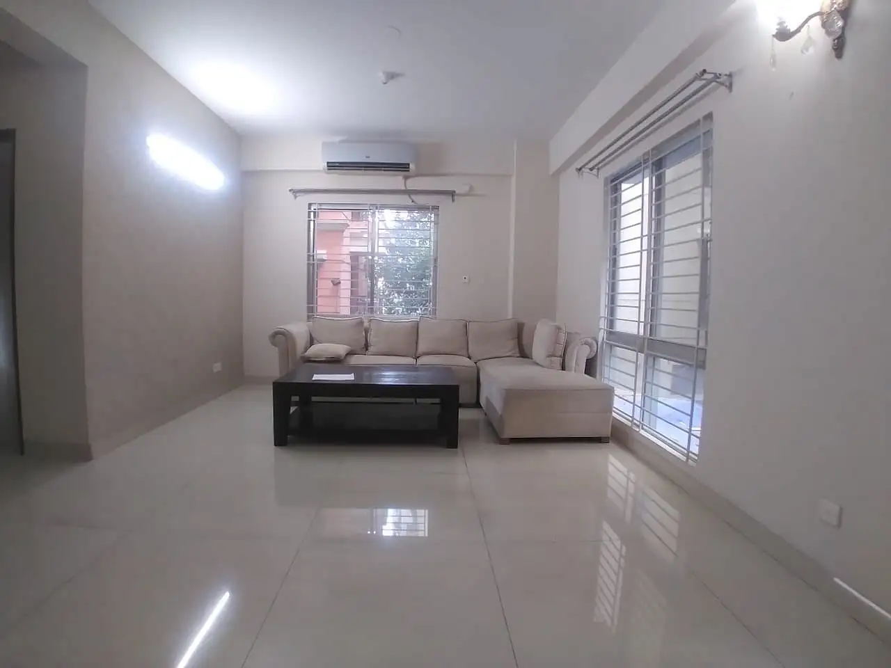 4200 SFT - 3-Bedroom Residential Apartment Rent in Dhaka in Banani Thumbnail Image