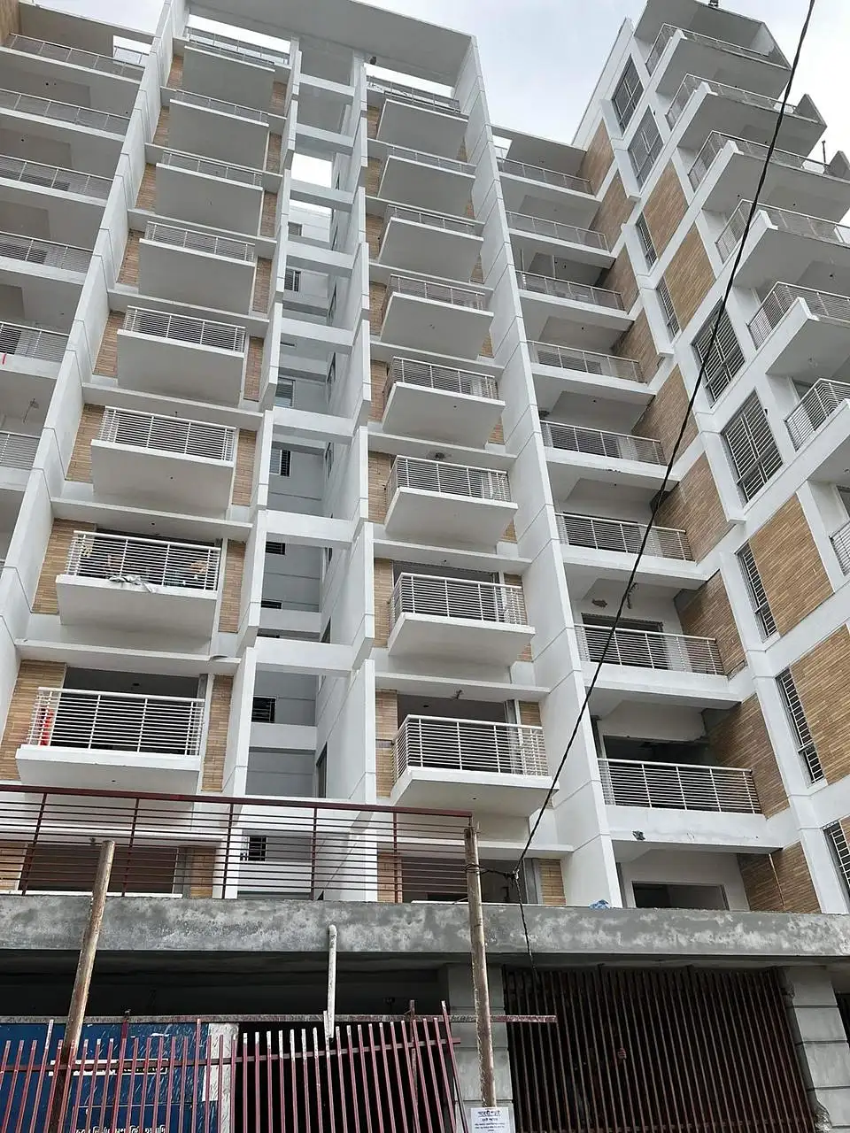 4-Bedroom 2150 SFT New Ready Apartment Sale in Bashundhara R-A Thumbnail Image