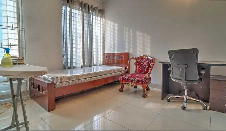 3-Bedroom Luxury Apartment for Rent in North Gulshan, Dhaka Image 2