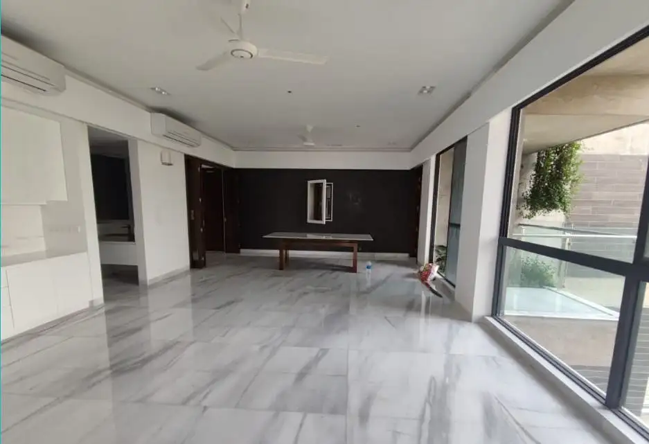 Luxurious Apartment for Rent at Gulshan-2 Image 10