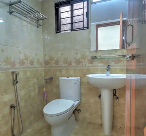 4-Bedroom Luxury Apartment for Rent in Gulshan 1, Dhaka Image 13