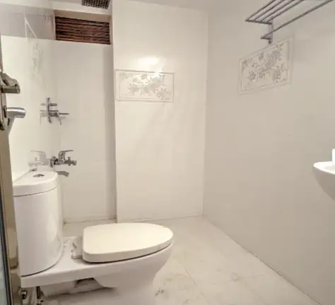 4-Bedroom Luxury Apartment for Rent in Gulshan 1, Dhaka Image 16