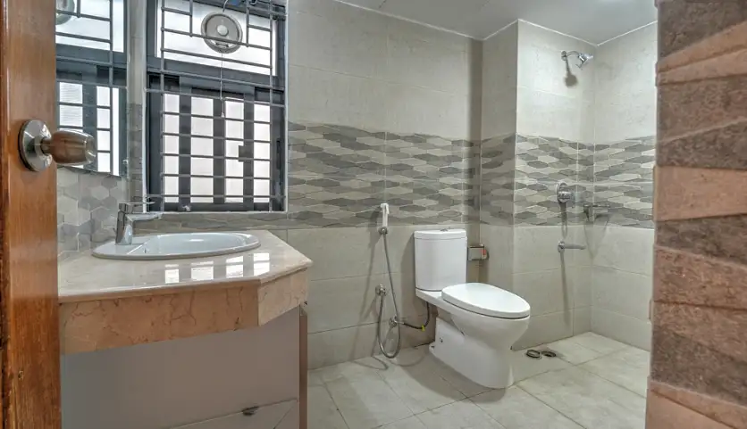 5-Bedroom Luxury Apartment for Rent in North Gulshan, Dhaka Image 10