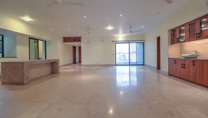 5-Bedroom Luxury Apartment for Rent in North Gulshan, Dhaka Image 1