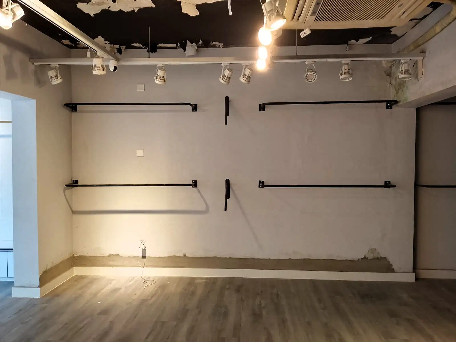 🏢 PRIME 1ST FLOOR COMMERCIAL SPACE FOR RENT IN BANANI - Image 2