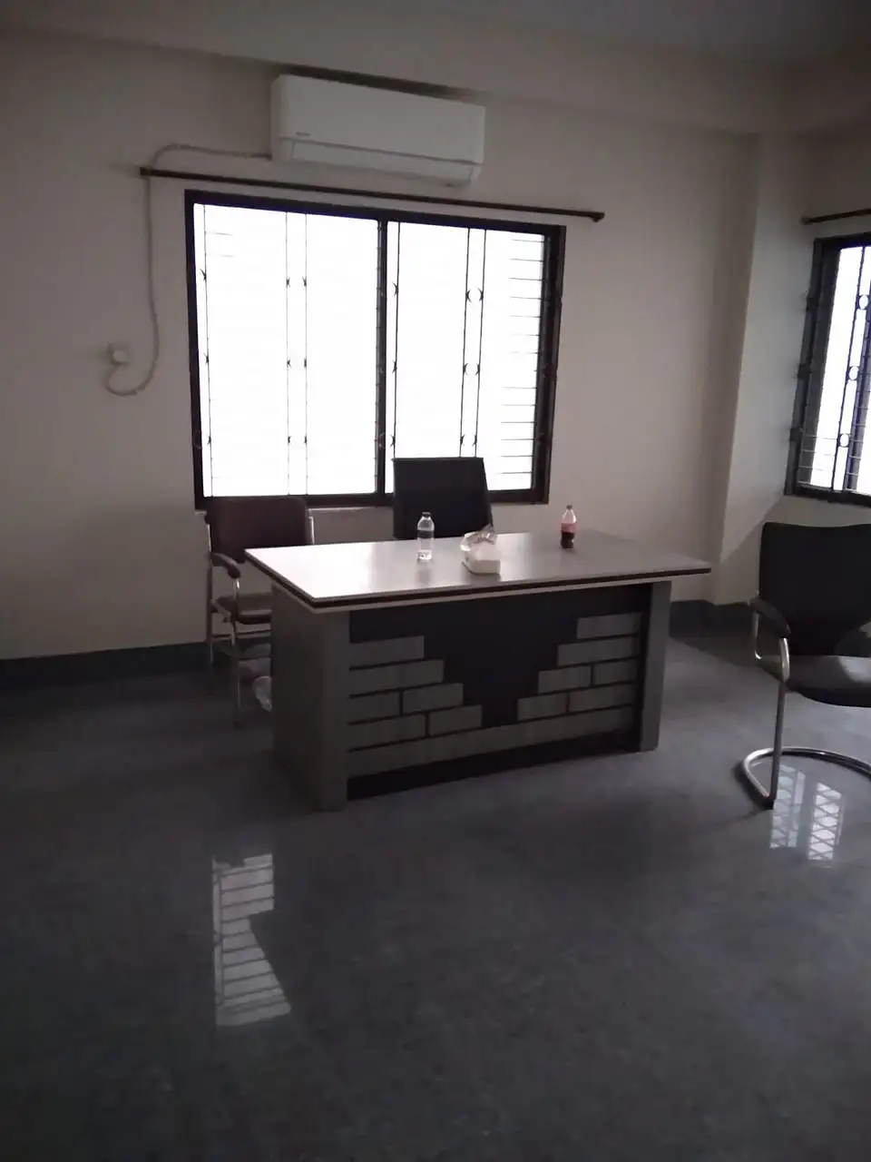 2700 SFT  3-Bedroom Residential Apartment Rent for Office in Dhaka in Baridhara  - Image 4
