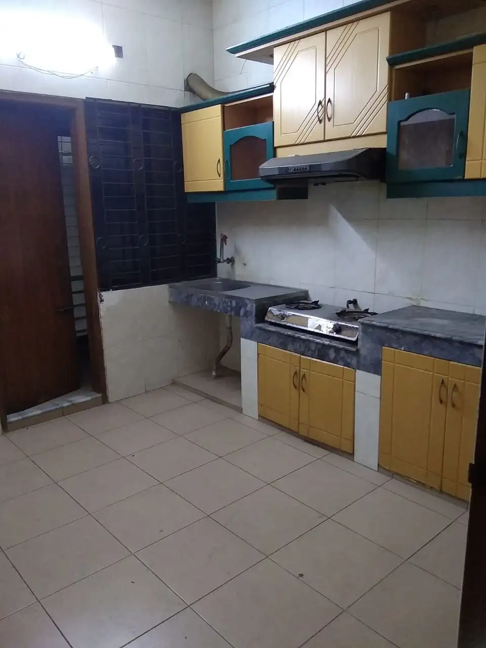 2700 SFT  3-Bedroom Residential Apartment Rent for Office in Dhaka in Baridhara  - Image 5
