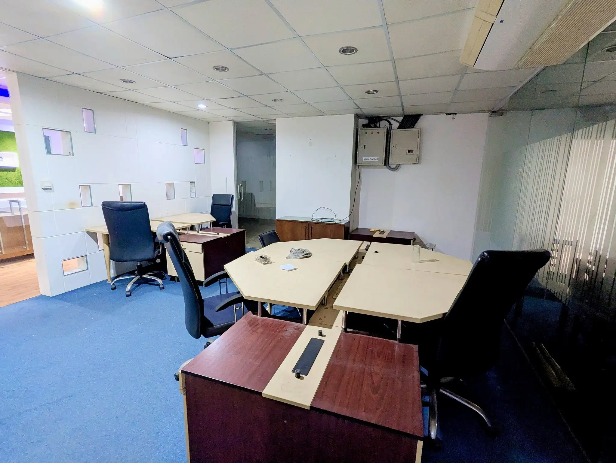 Ready to Move Premium 2000 SFT Fully Furnished Corporate Office for Rent on Gulshan Avenue - Image 1