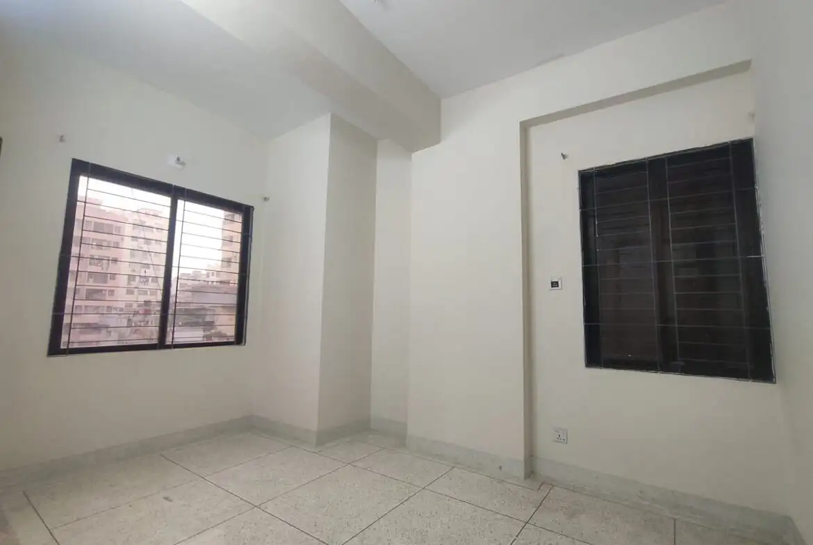 1100 SFT Ready Apartment for Sale in Dhanmondi Image 4