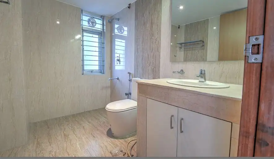 3-Bedroom Luxury Apartment for Rent in Gulshan 2, Dhaka Image 5