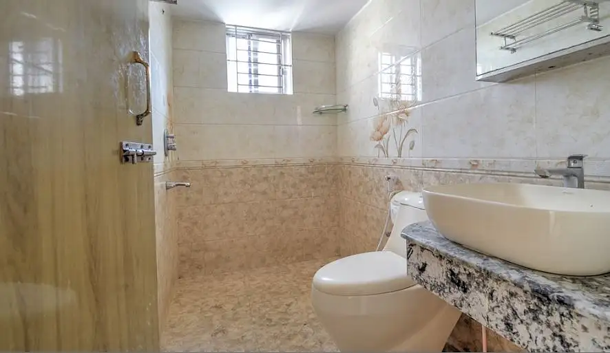 5-Bedroom Luxury Apartment for Rent in Bashundhara, Dhaka Image 3
