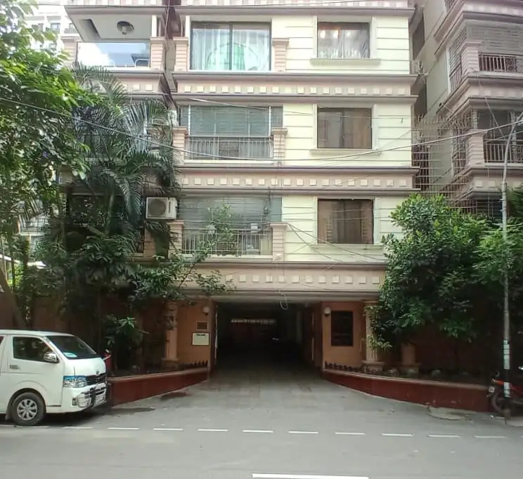 4-Bedroom 3600 SFT Luxury Apartment Sale in Dhaka, Banani Thumbnail Image