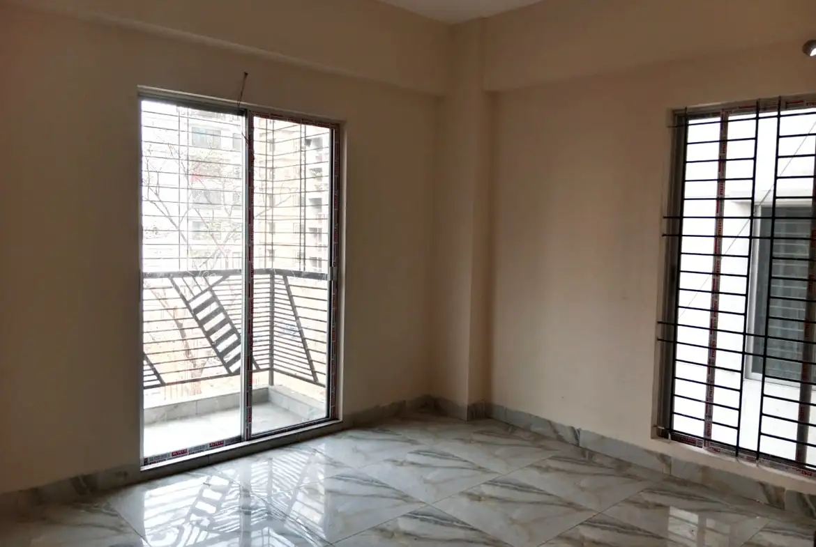 2200 SFT Apartment for Sale in Bashundhara R/A – Spacious 4-Bedroom Flat Image 4
