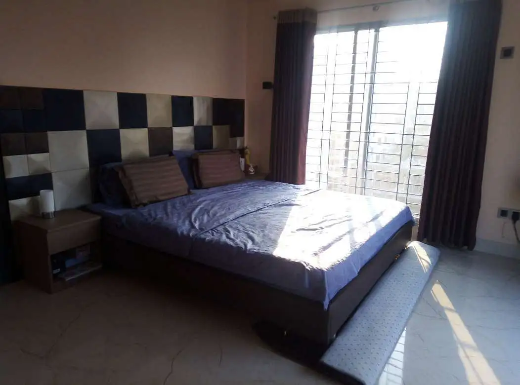 Brand New 1080 SFT 3-Bedroom Apartment Sale in Dhaka, Bashundhara R-A Image 9