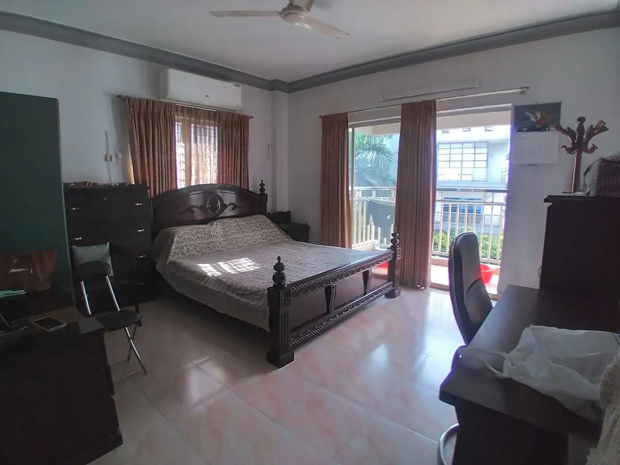 1850 SFT - 3-Bedroom Residential Apartment Rent in Dhaka in Banani Thumbnail Image