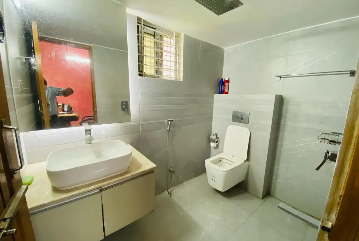 Ready Apartment for Sale in Block-G, Aftabnagar | 1400 SFT Image 1