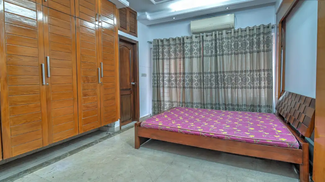 4-Bedroom Luxury Apartment for Rent in Baridhara Diplomatic Zone, Dhaka Image 4
