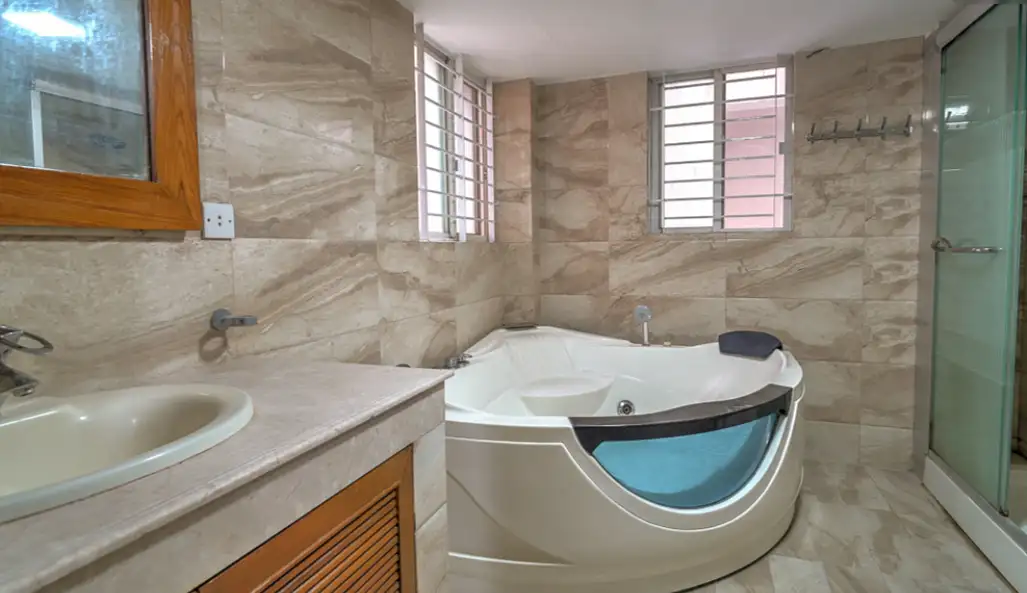 4-Bedroom Luxury Apartment for Rent in Baridhara Diplomatic Zone, Dhaka Image 15