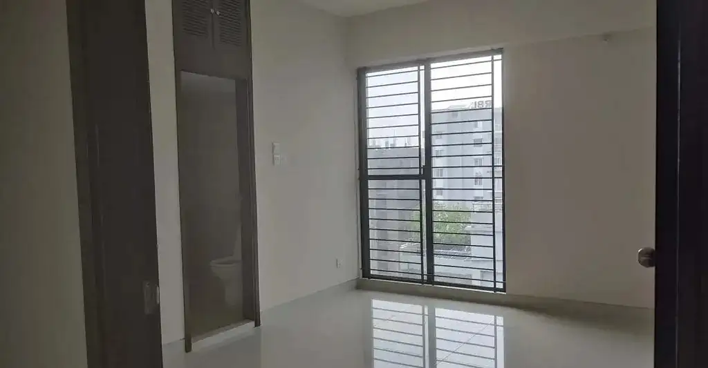 2166 SFT 3-Bedroom Apartment Sale in Dhaka in Bashundhara R-A   Image 3