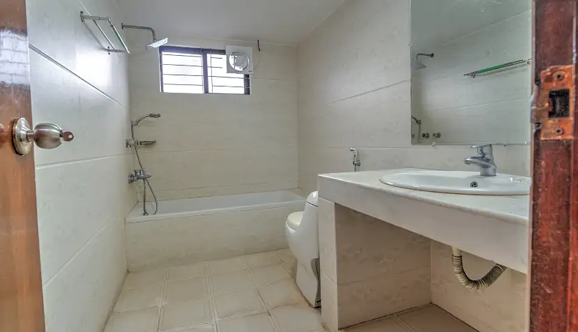 4-Bedroom Luxury Apartment for Rent in Gulshan 2, Dhaka Image 13
