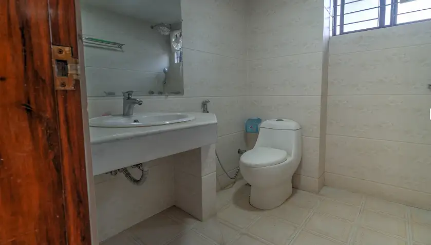 4-Bedroom Luxury Apartment for Rent in Gulshan 2, Dhaka Image 9