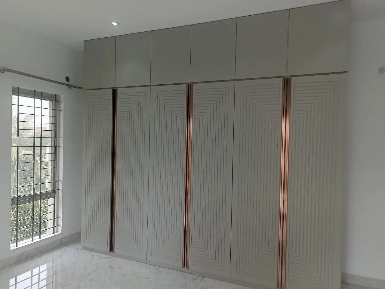4200 SFT - 4-Bedroom Residential Apartment Rent in Dhaka in Banani Thumbnail Image