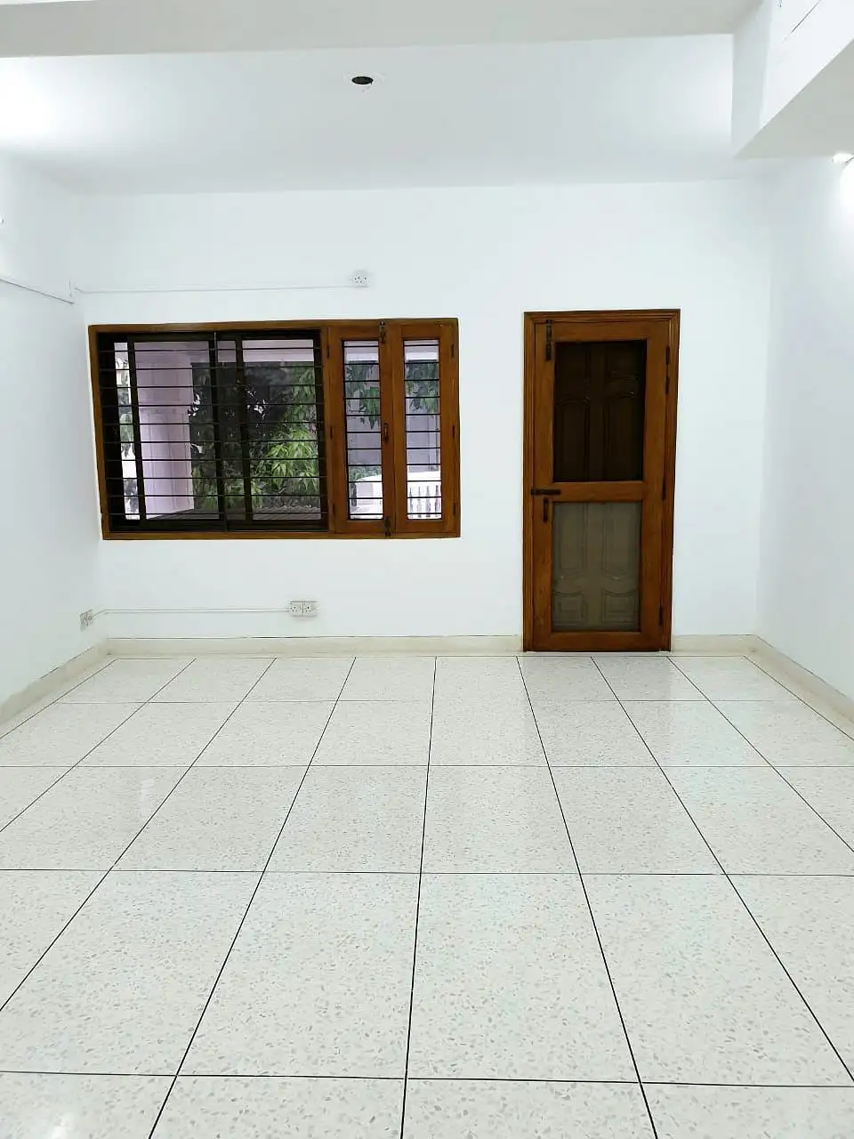 12500 SFT - 3-Storied Independent Commercial Building Rent in Dhaka - Image 1