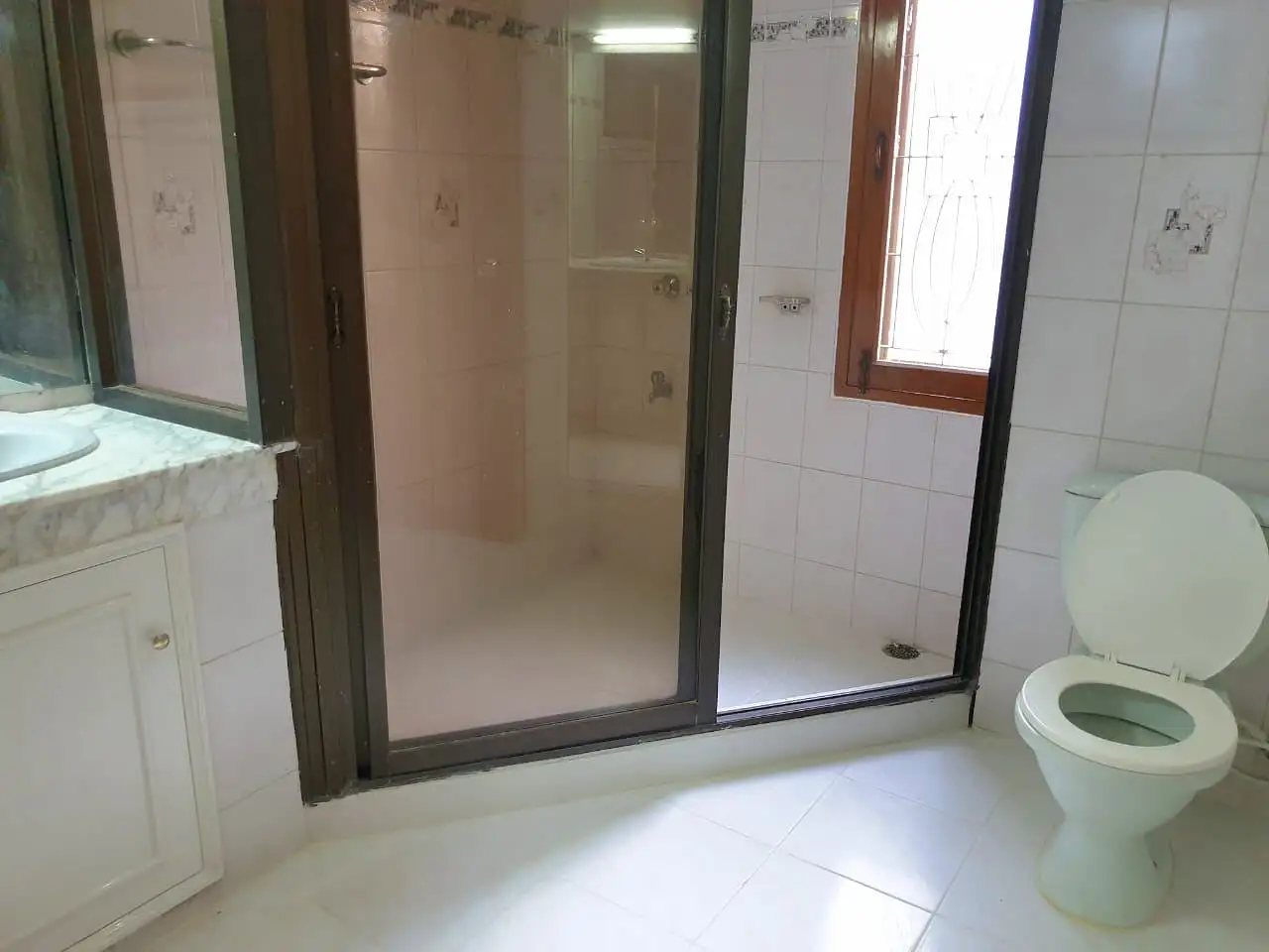 12500 SFT - 3-Storied Independent Commercial Building Rent in Dhaka - Image 7